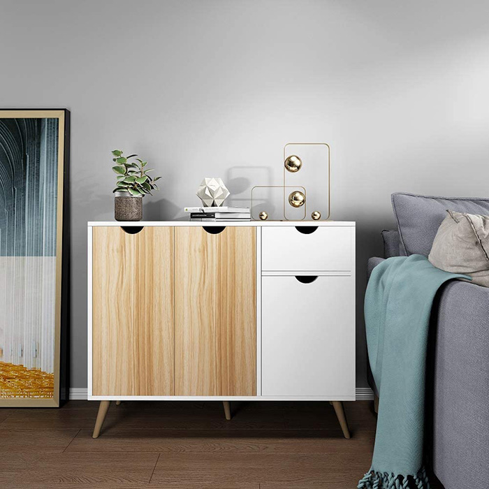 Aparador estrecho en blanco y madera