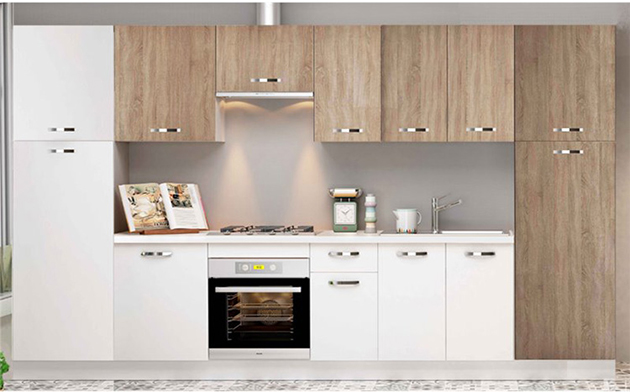 Una cocina moderna a dos colores, dos tonos: blanco y madera