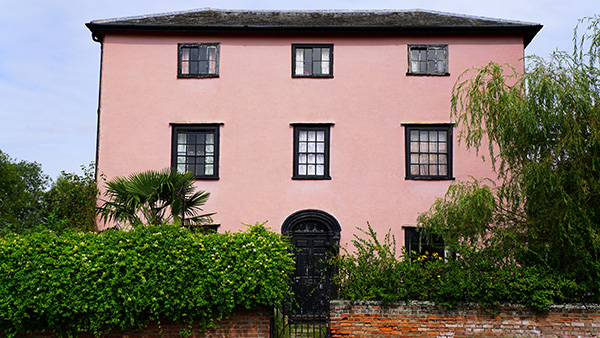 Frente de casa colo rosa