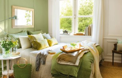 Dormitorio que combina verde y beige en paredes