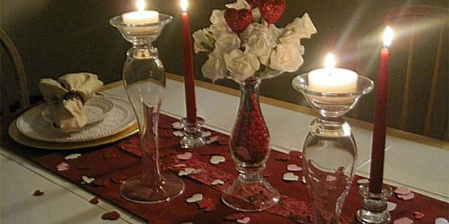 Decoración de mesa romántica para dos en San Valentín