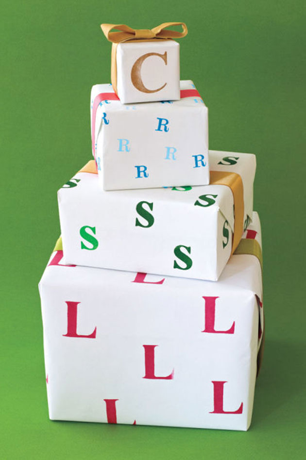 Idea para envolver regalos con papel personalizado