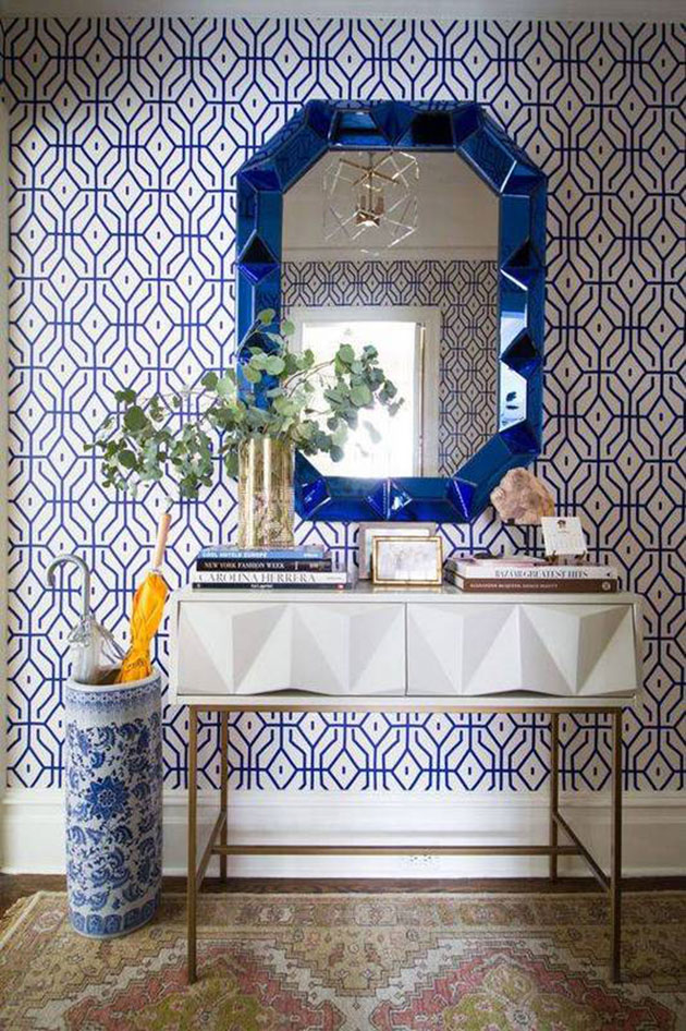 Decorar el recibidor o la entradita con papel pintado | Mil Ideas de