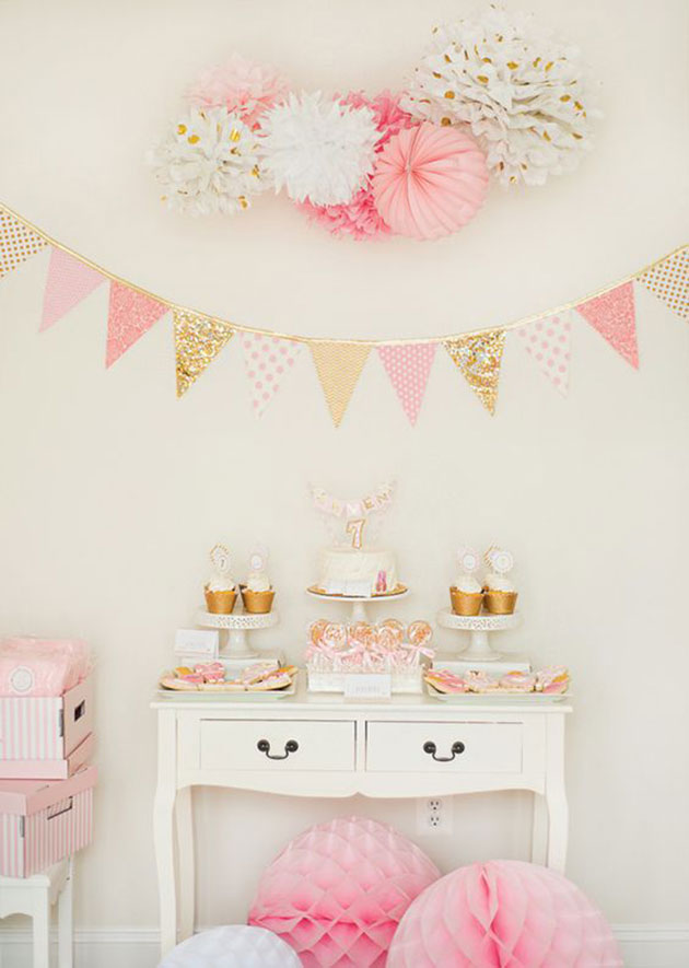Ideas for decorating a baby shower for girls.