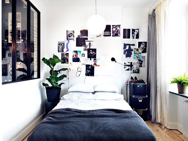 Una habitación o dormitorio pequeño bien decorado