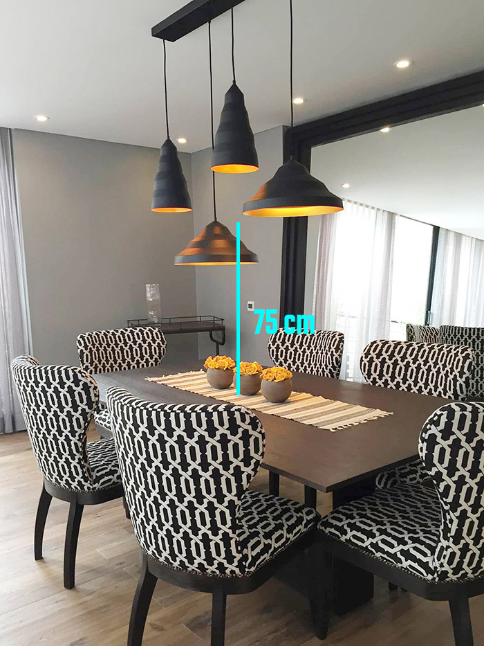 Hang the lamps from the dining table at 75 cm high